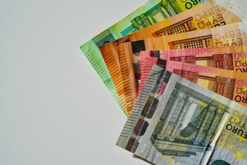 Johan Derksen en zijn vermogen: een kijkje achter het succes